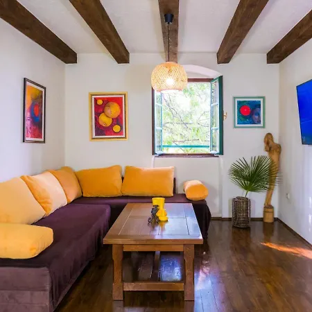 別荘 Podcempres By Interhome